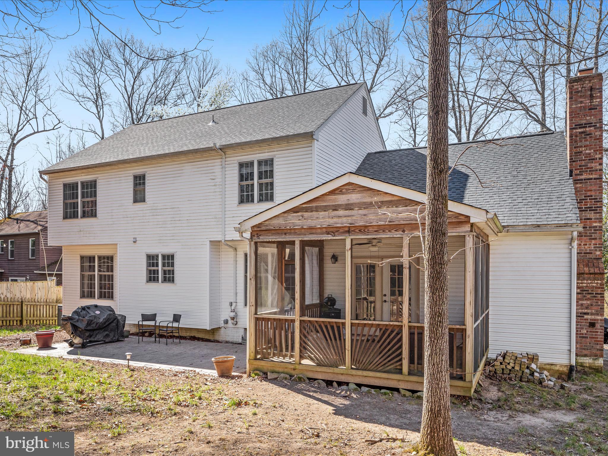 2032 Victoria Dr