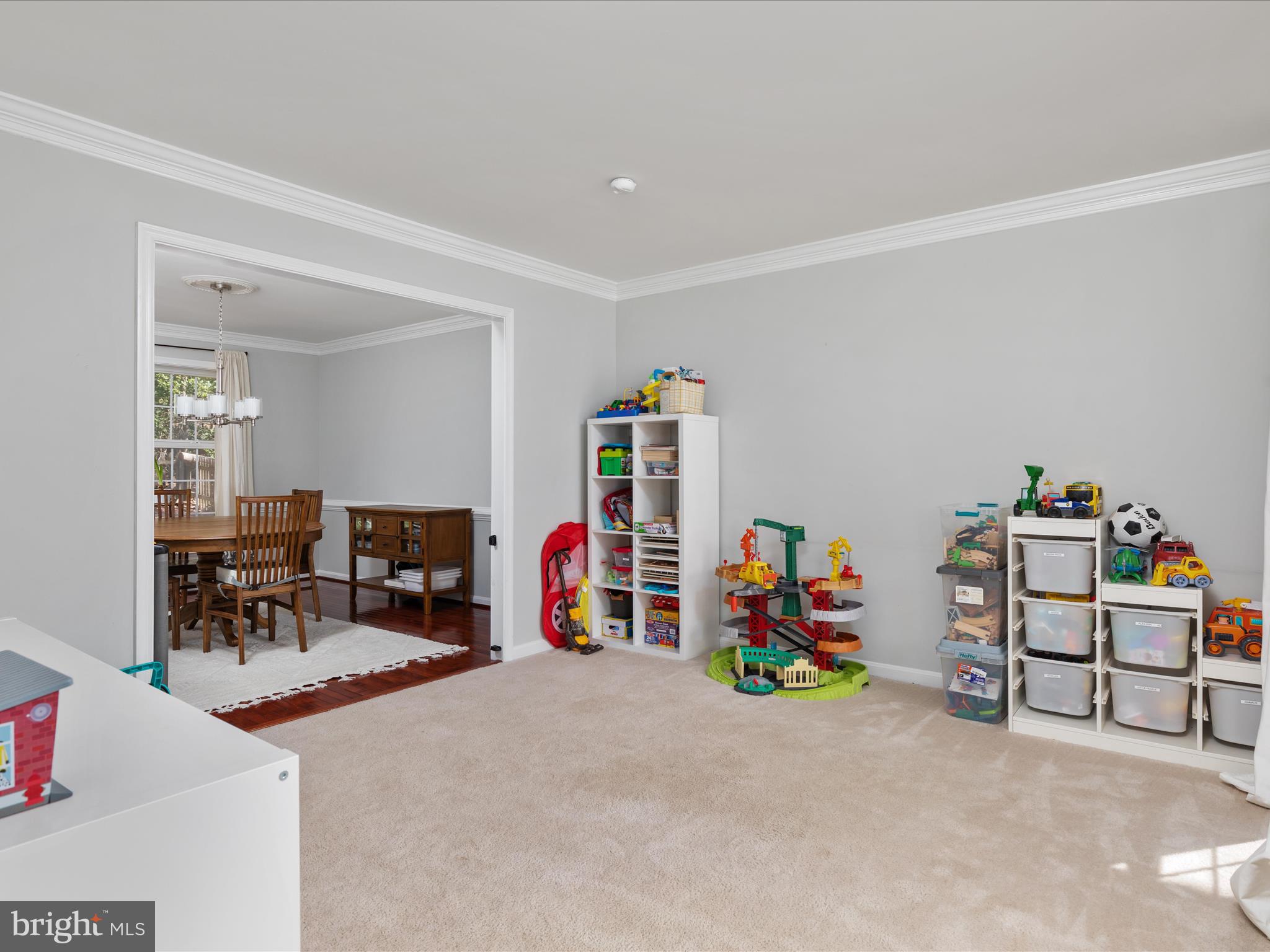2032 Victoria Dr