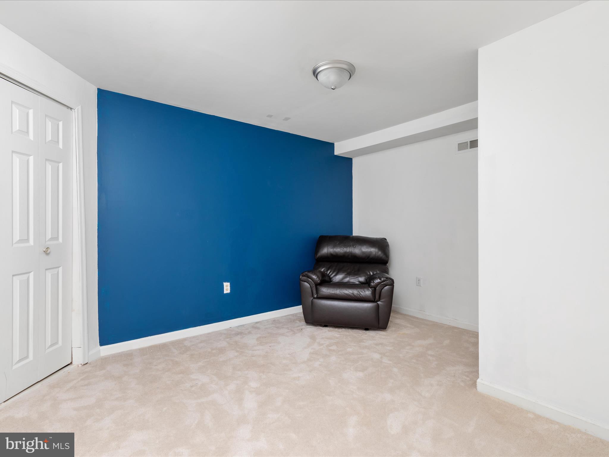 2032 Victoria Dr