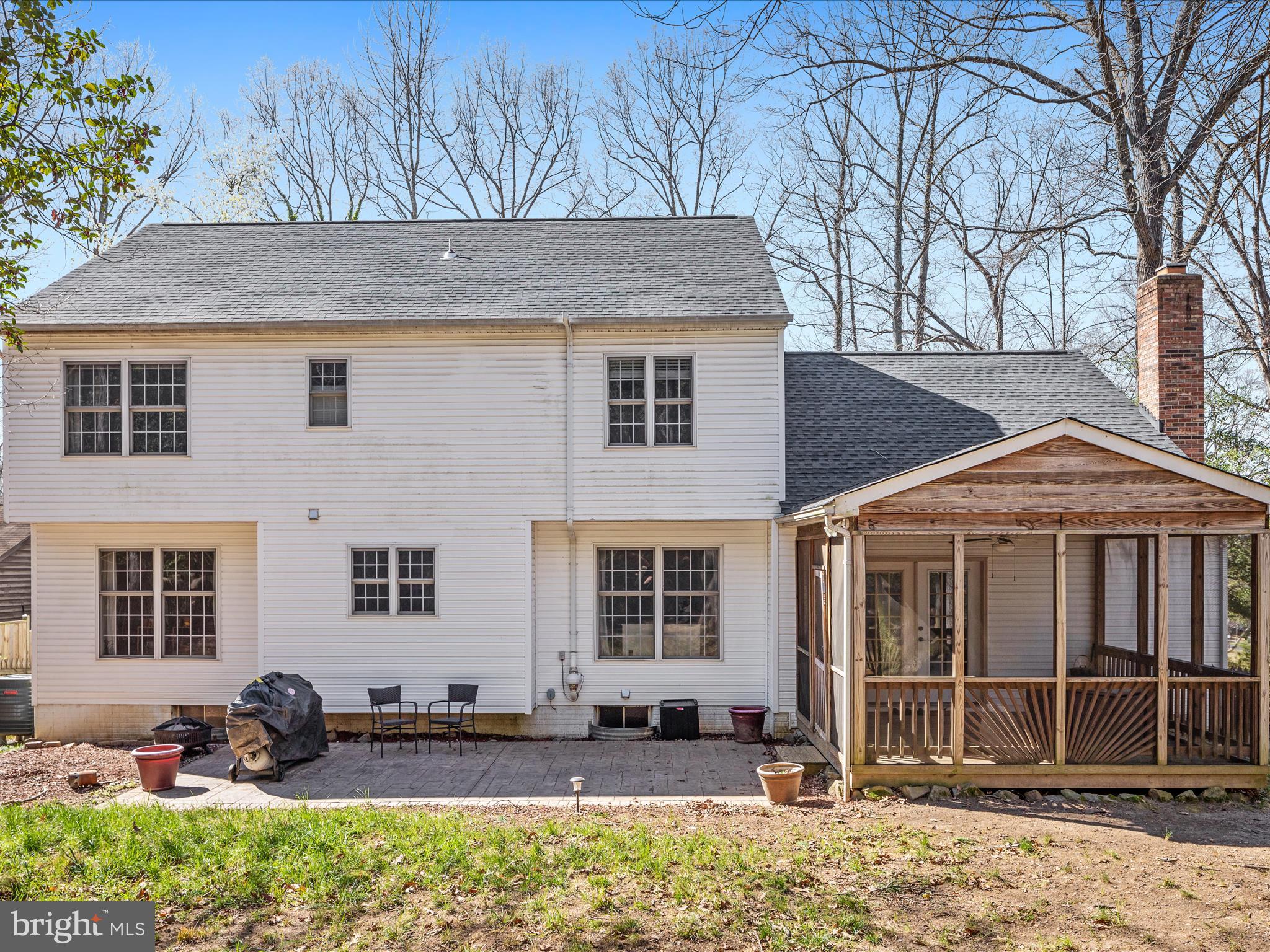 2032 Victoria Dr