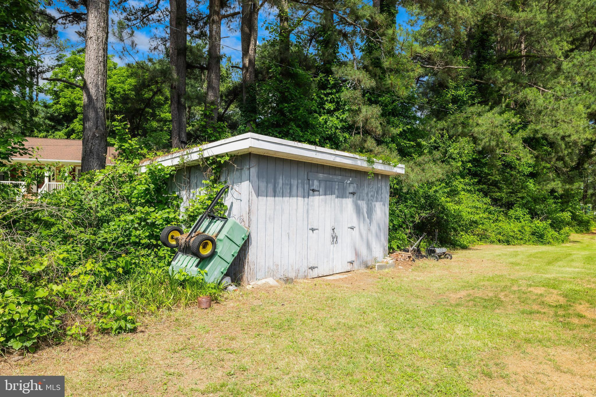 20 Seneca Ln