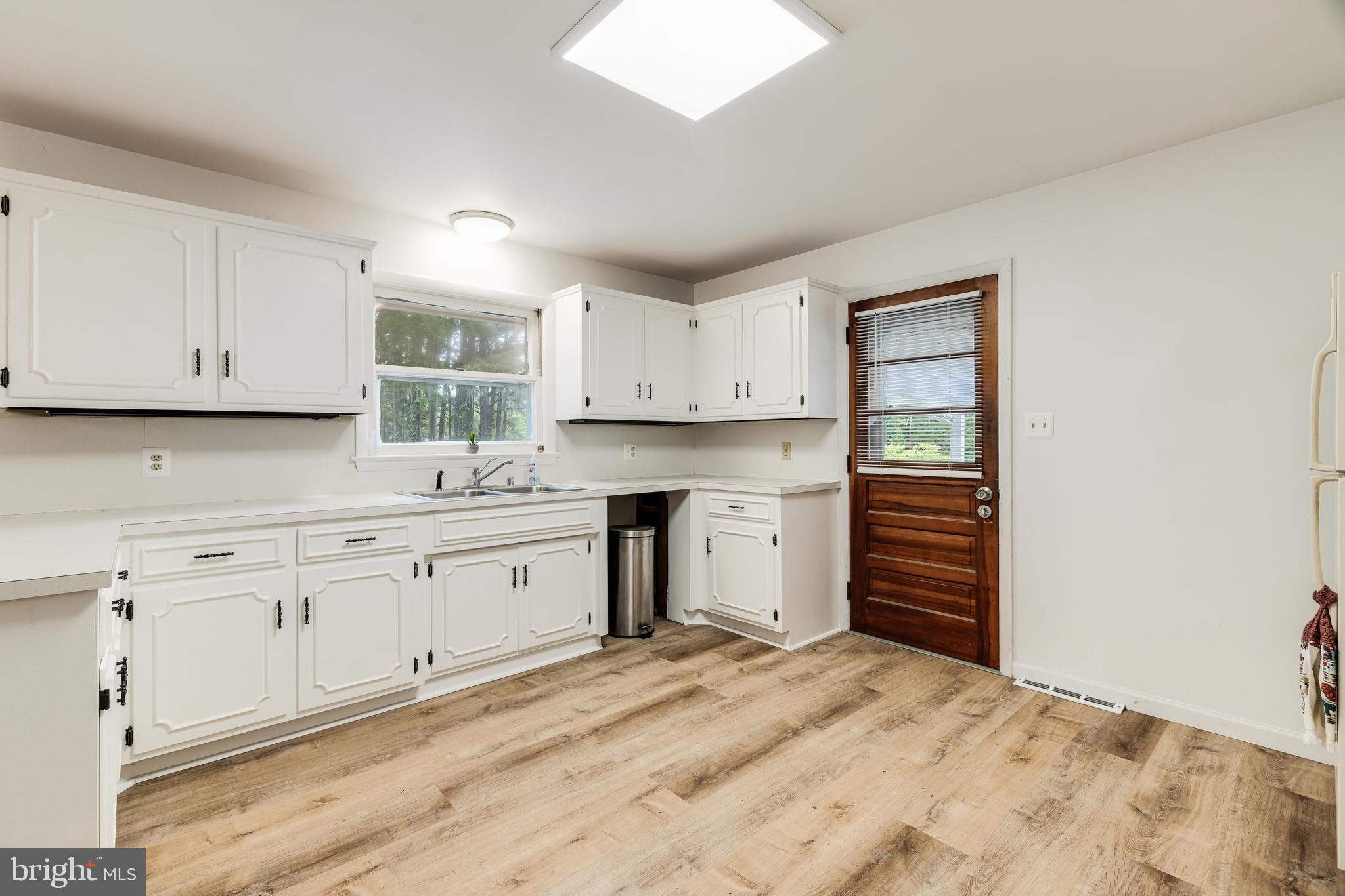20 Seneca Ln