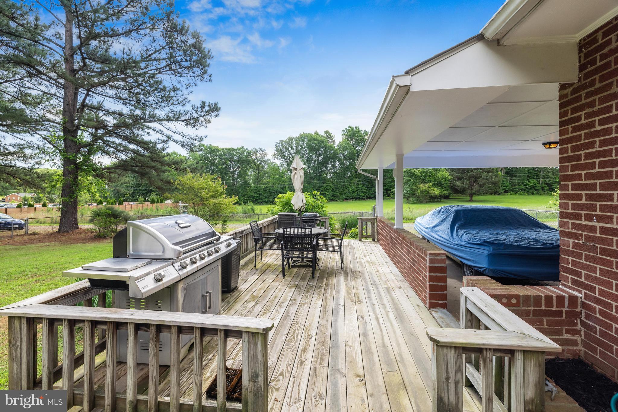 20 Seneca Ln