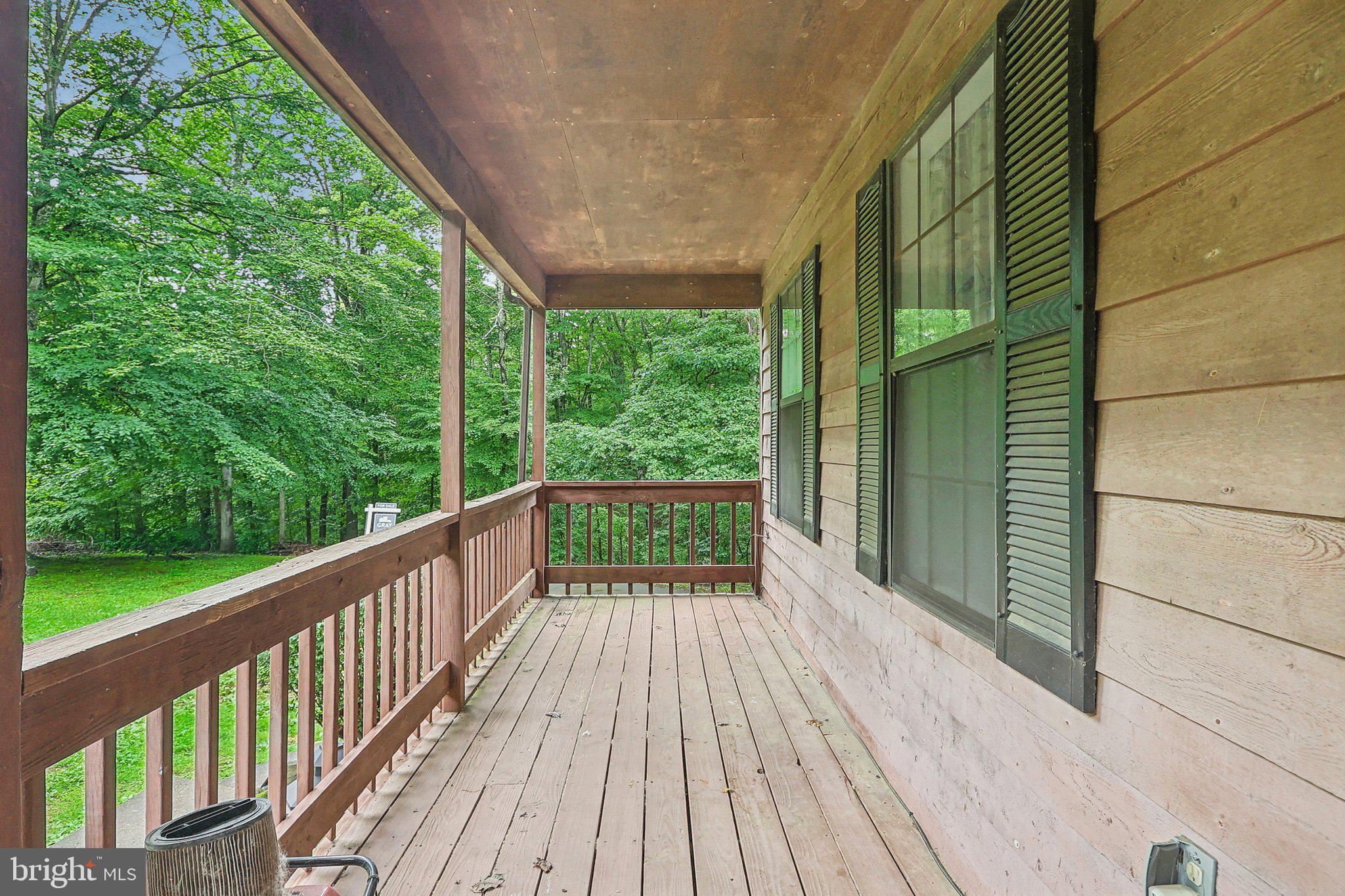 90 Panners Ln