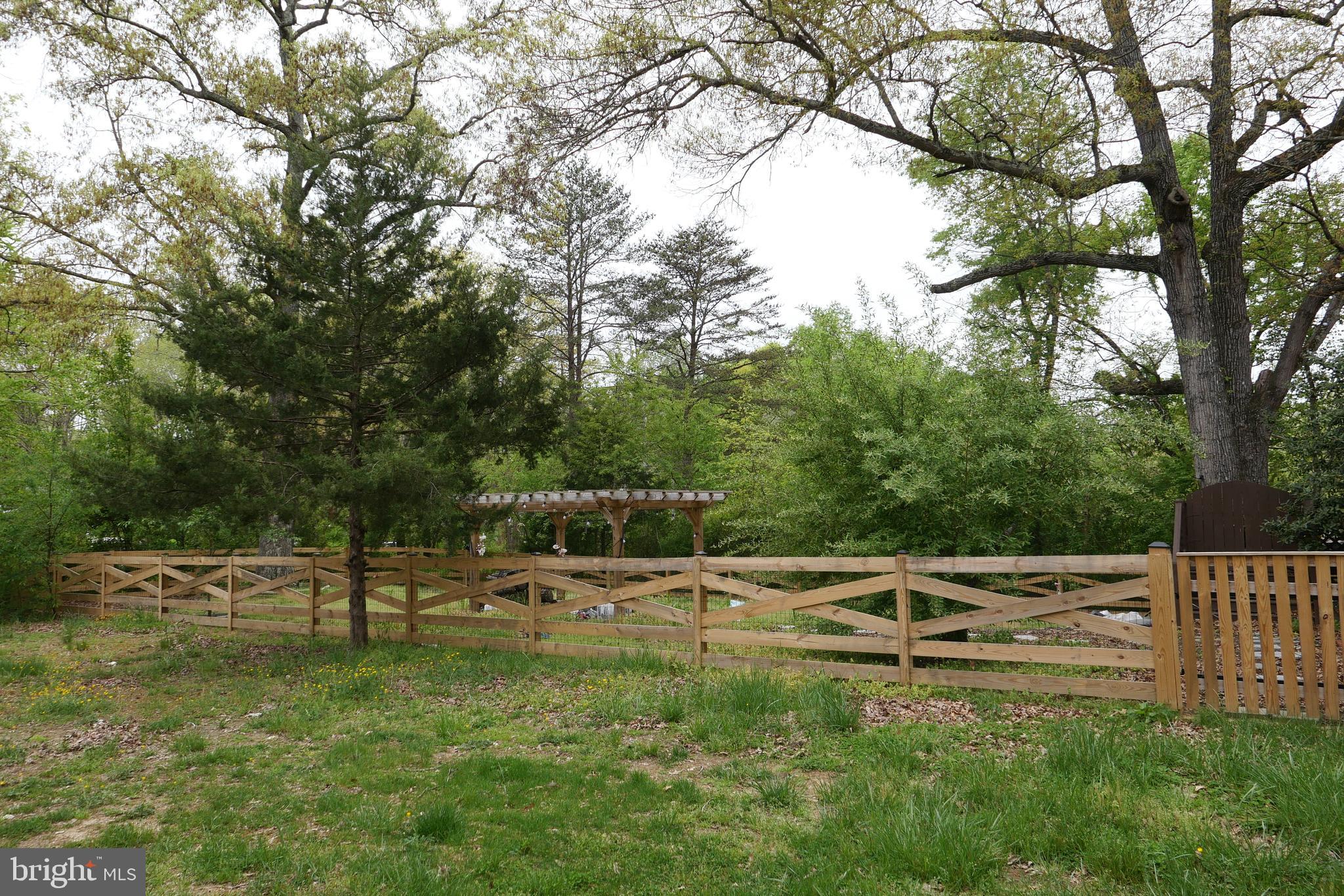 1 Hillcrest Dr