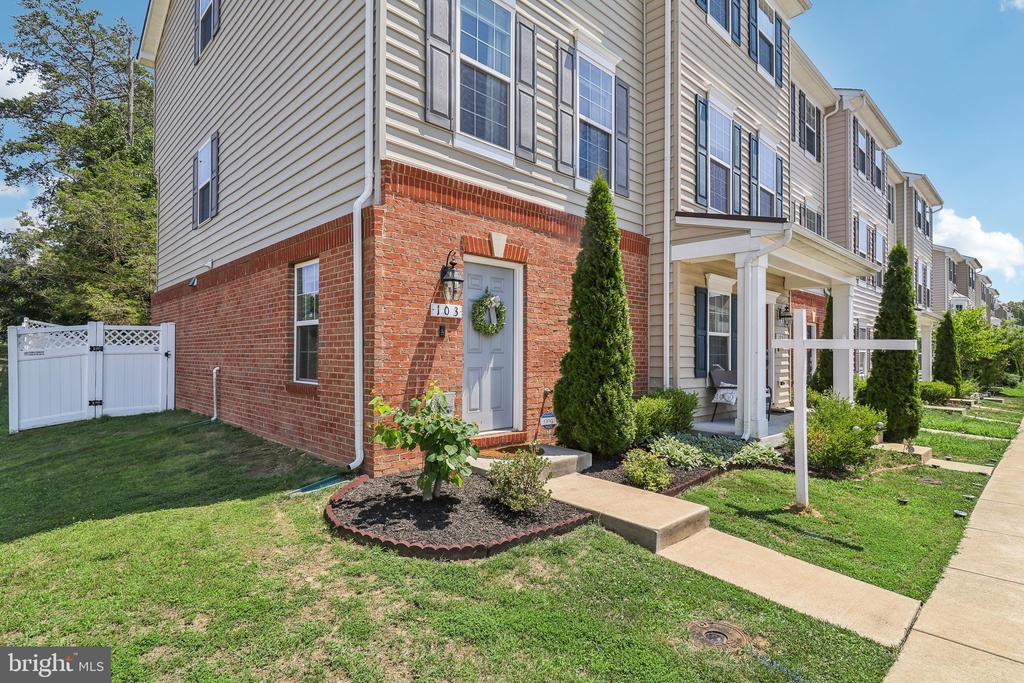 103 Tree Line Dr