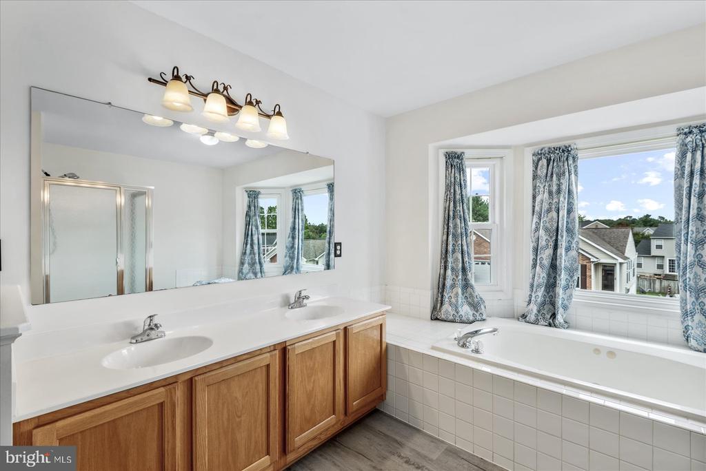 5 Ella Ct