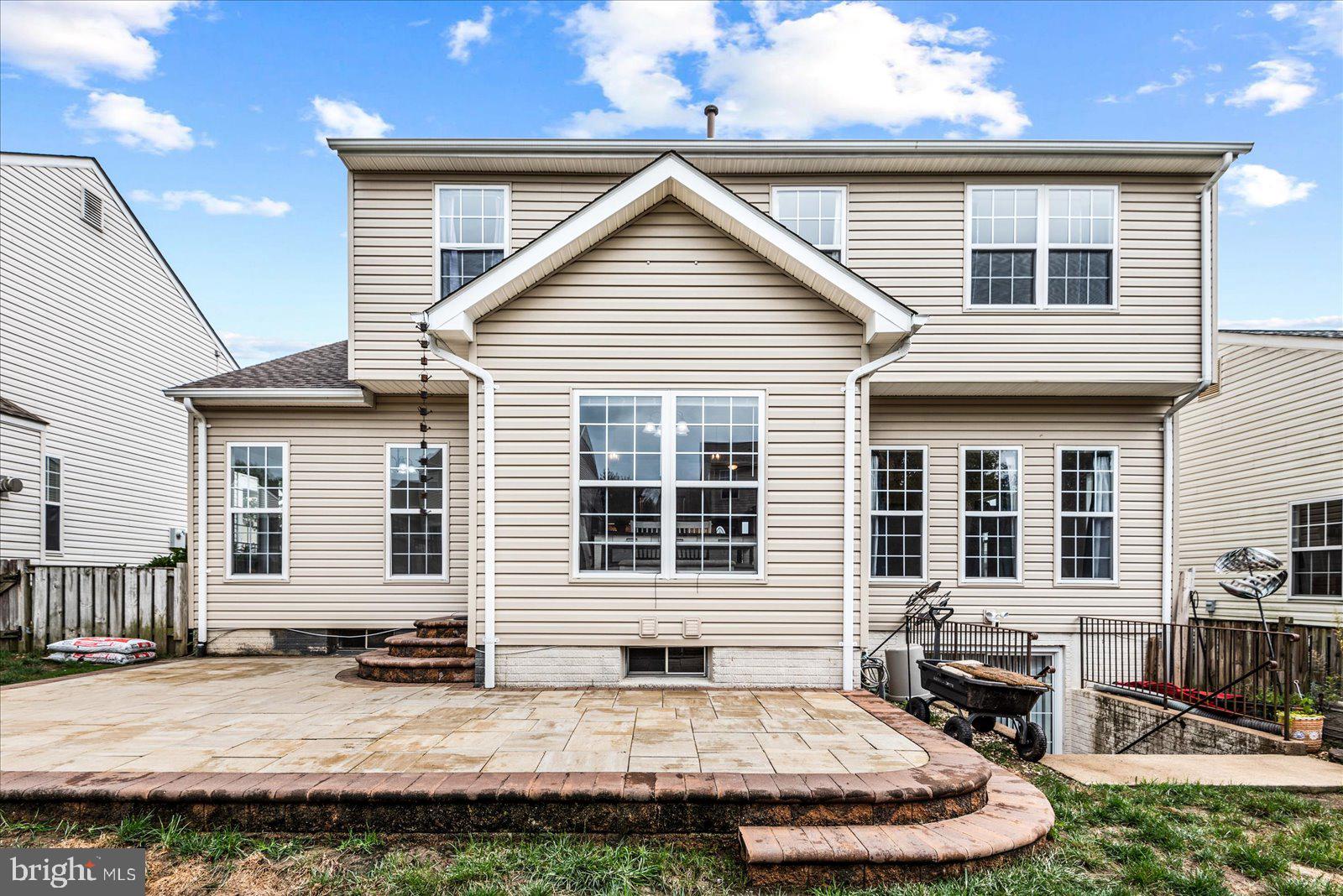 5 Ella Ct