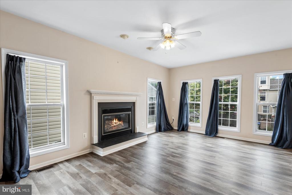 5 Ella Ct