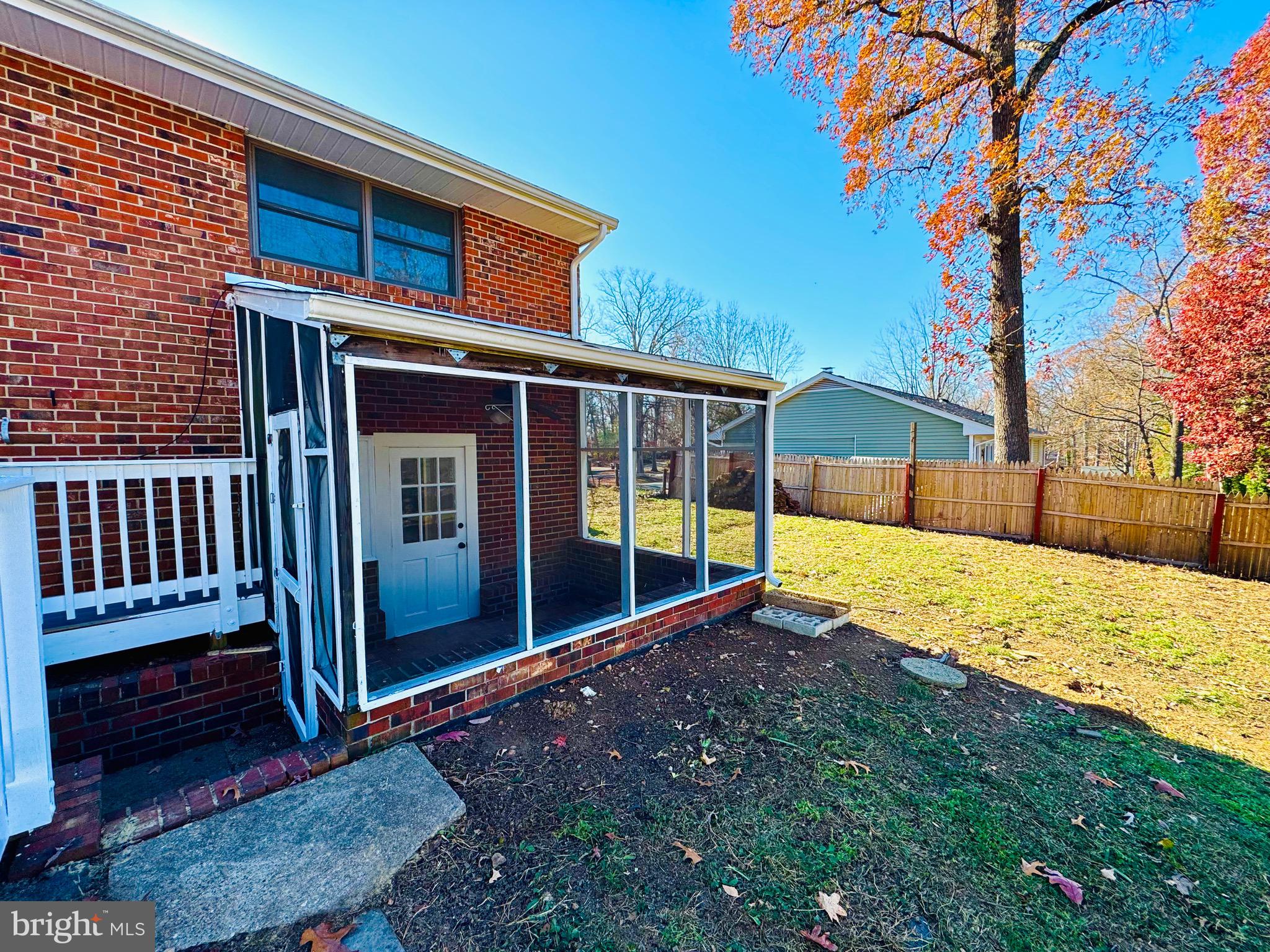 828 Spring Valley Dr