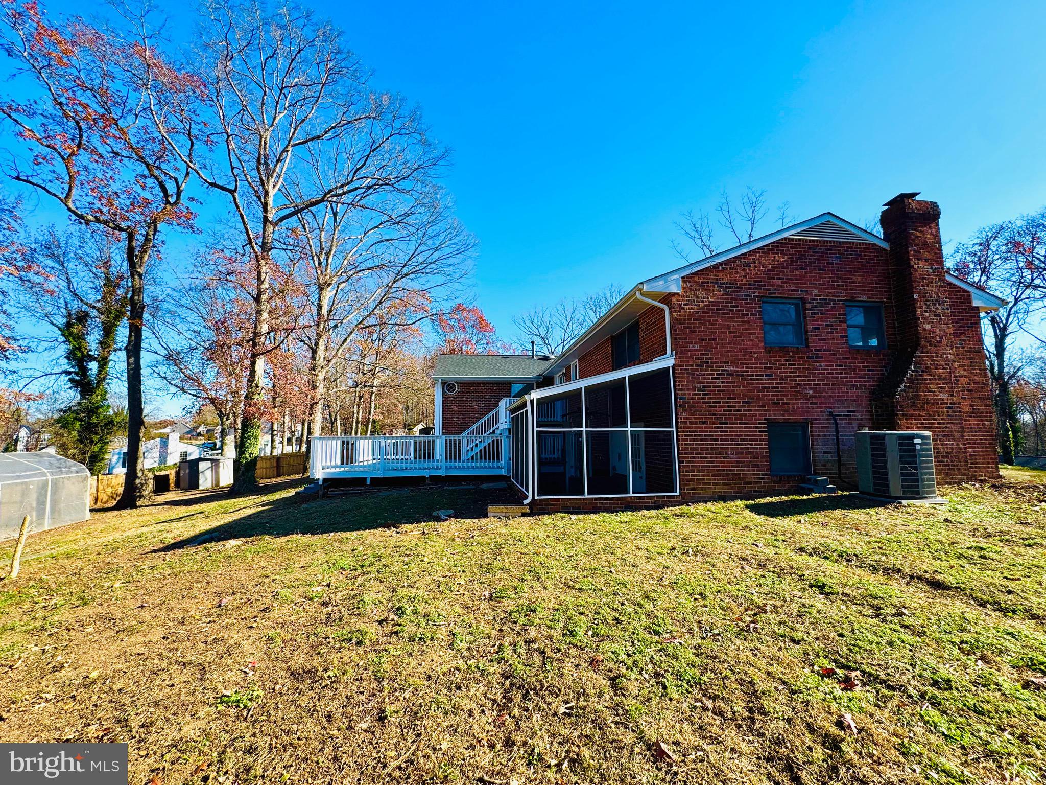 828 Spring Valley Dr