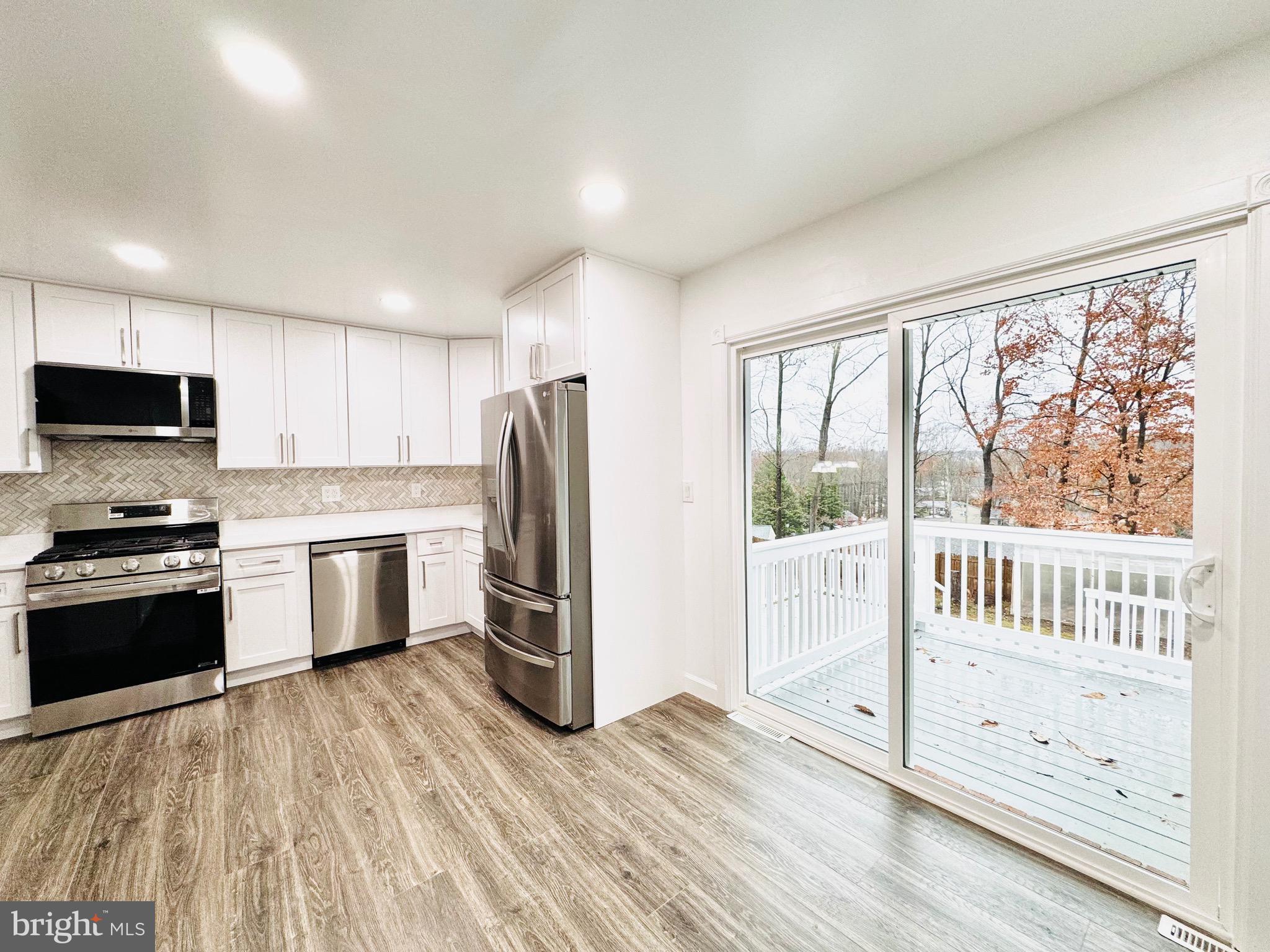 828 Spring Valley Dr