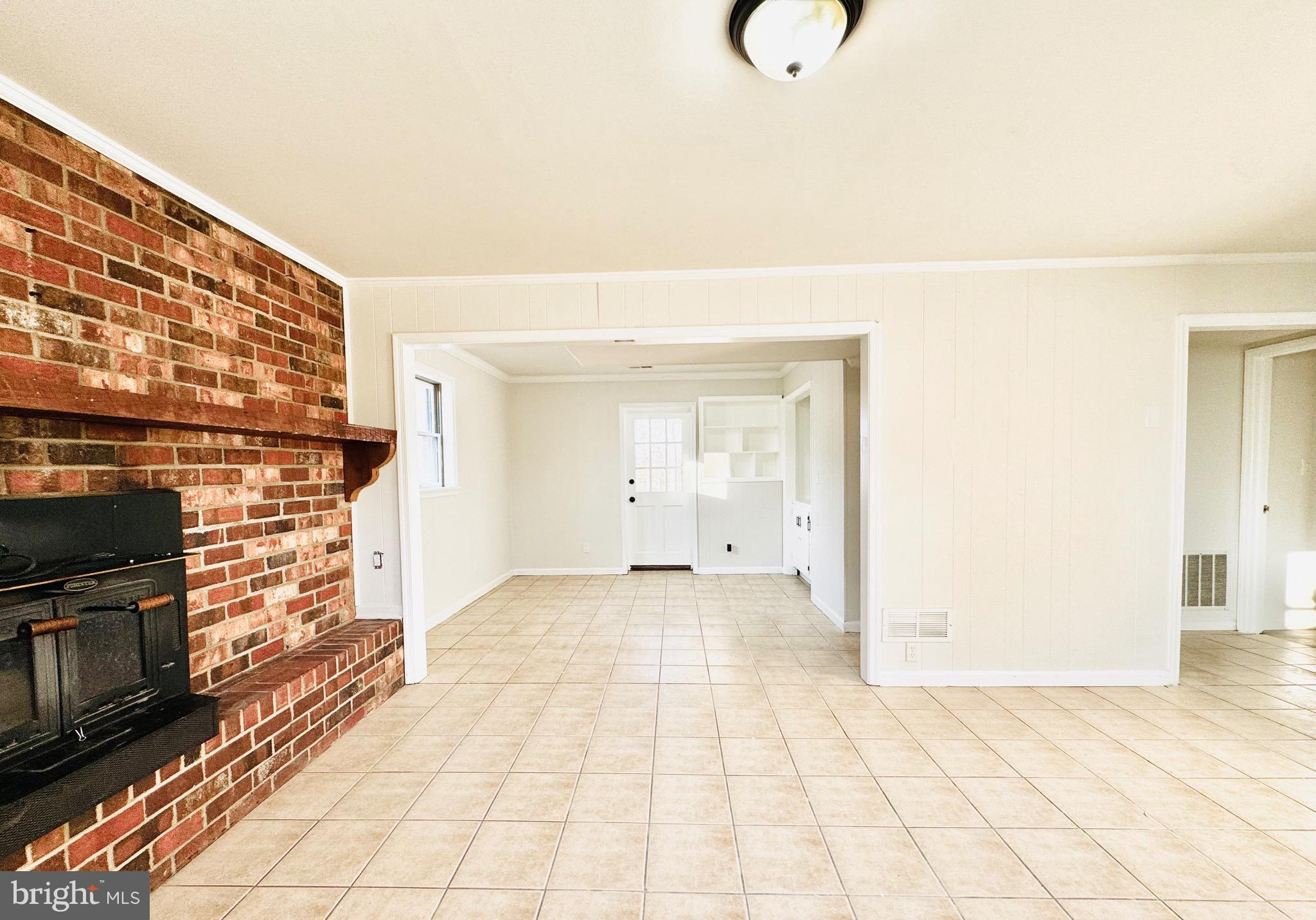 828 Spring Valley Dr