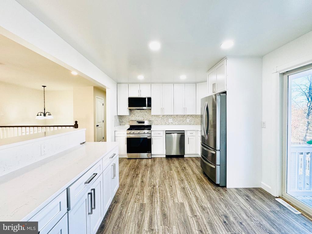 828 Spring Valley Dr