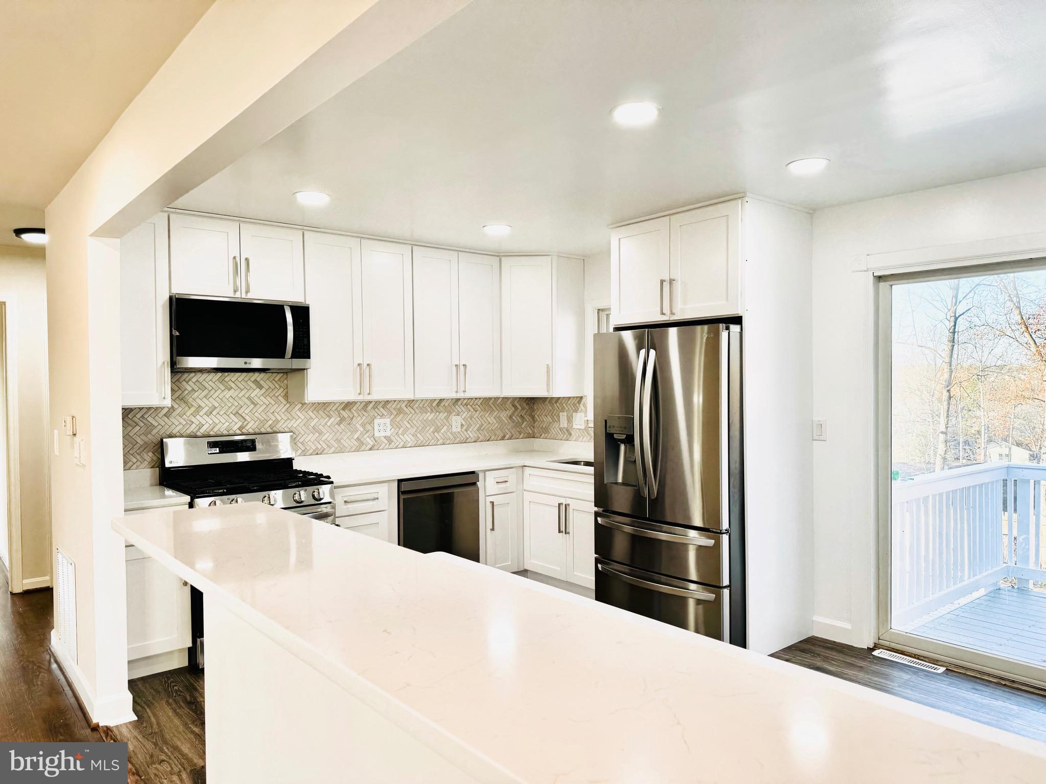 828 Spring Valley Dr