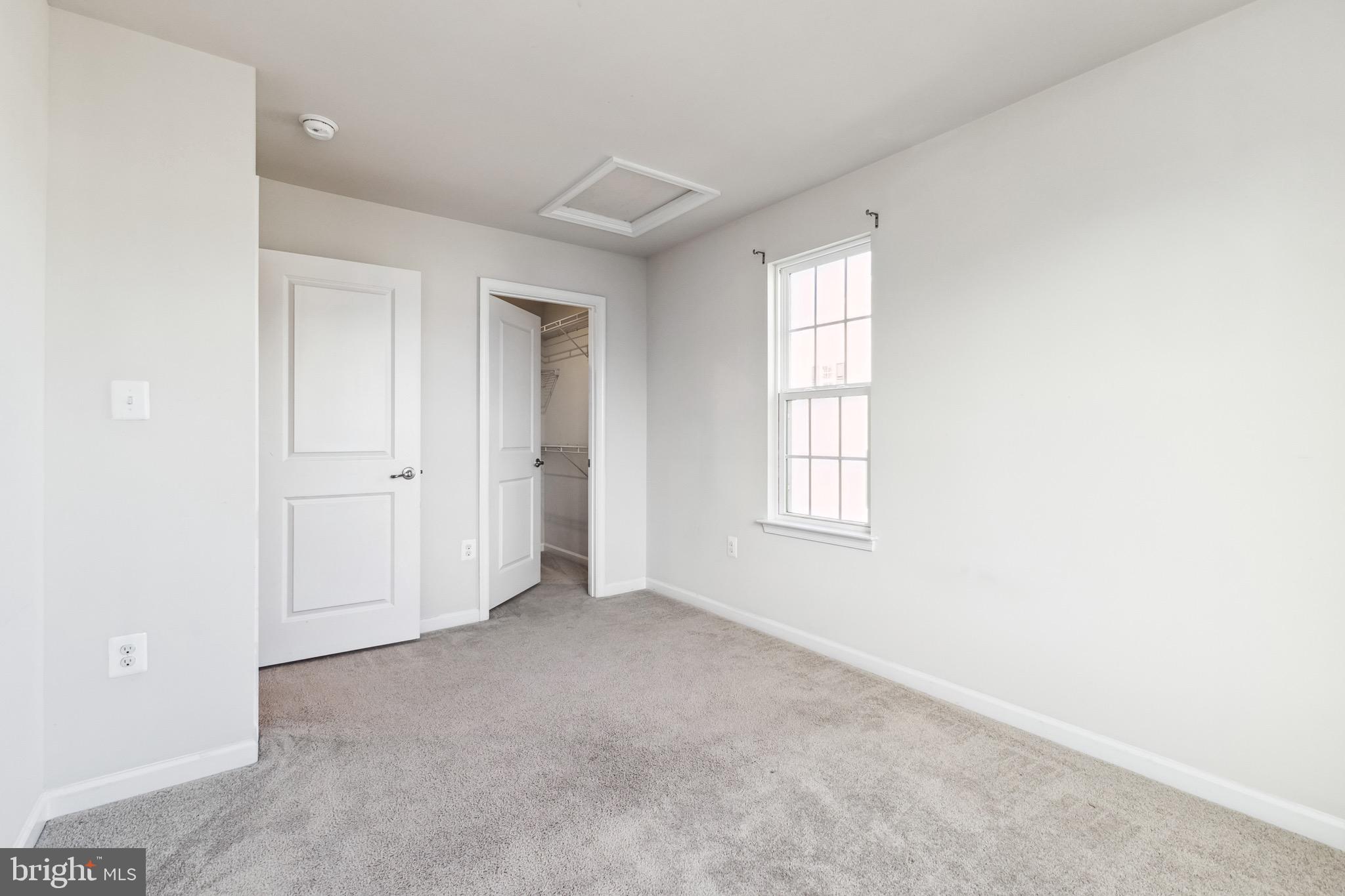 526 LANDING DR