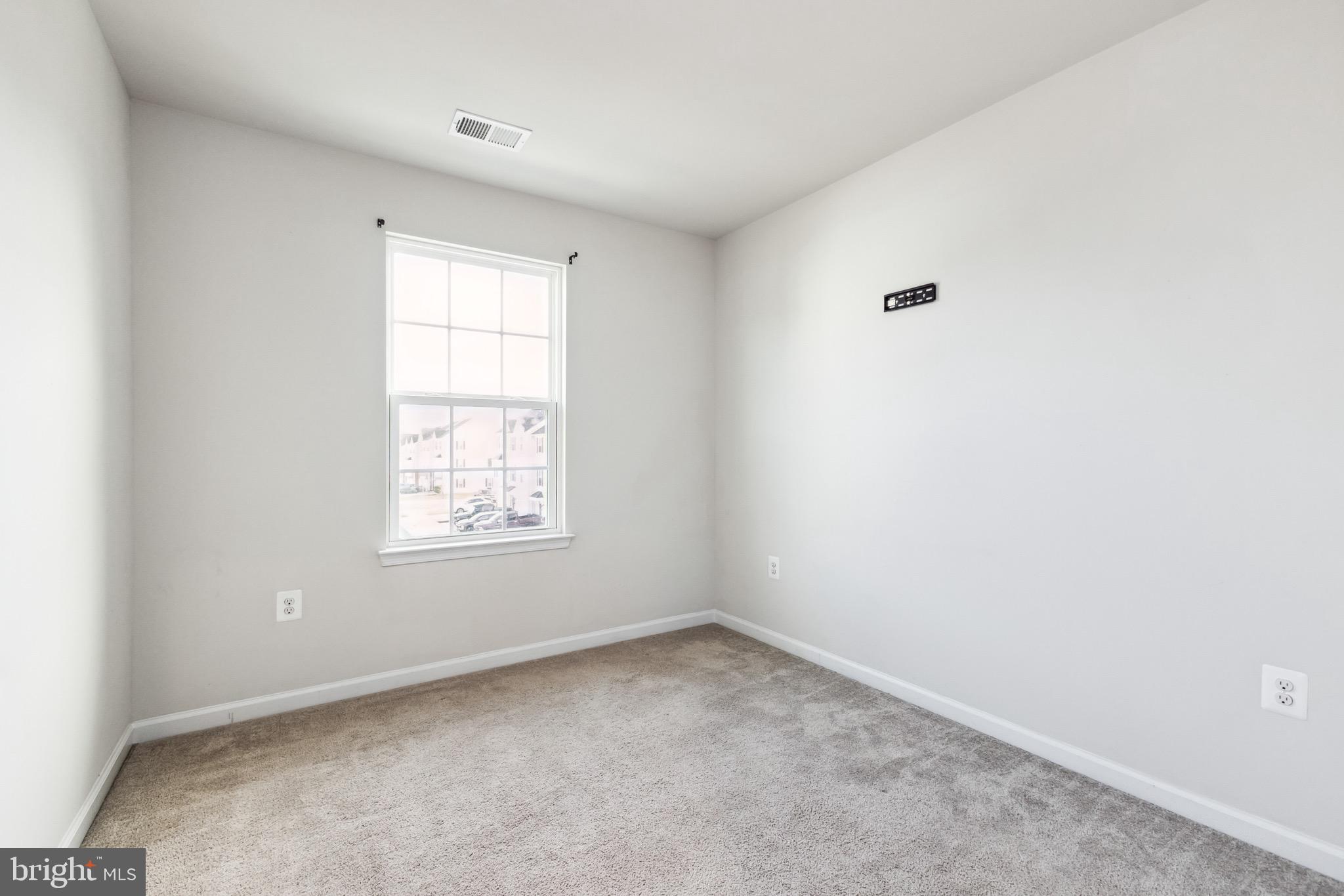 526 LANDING DR