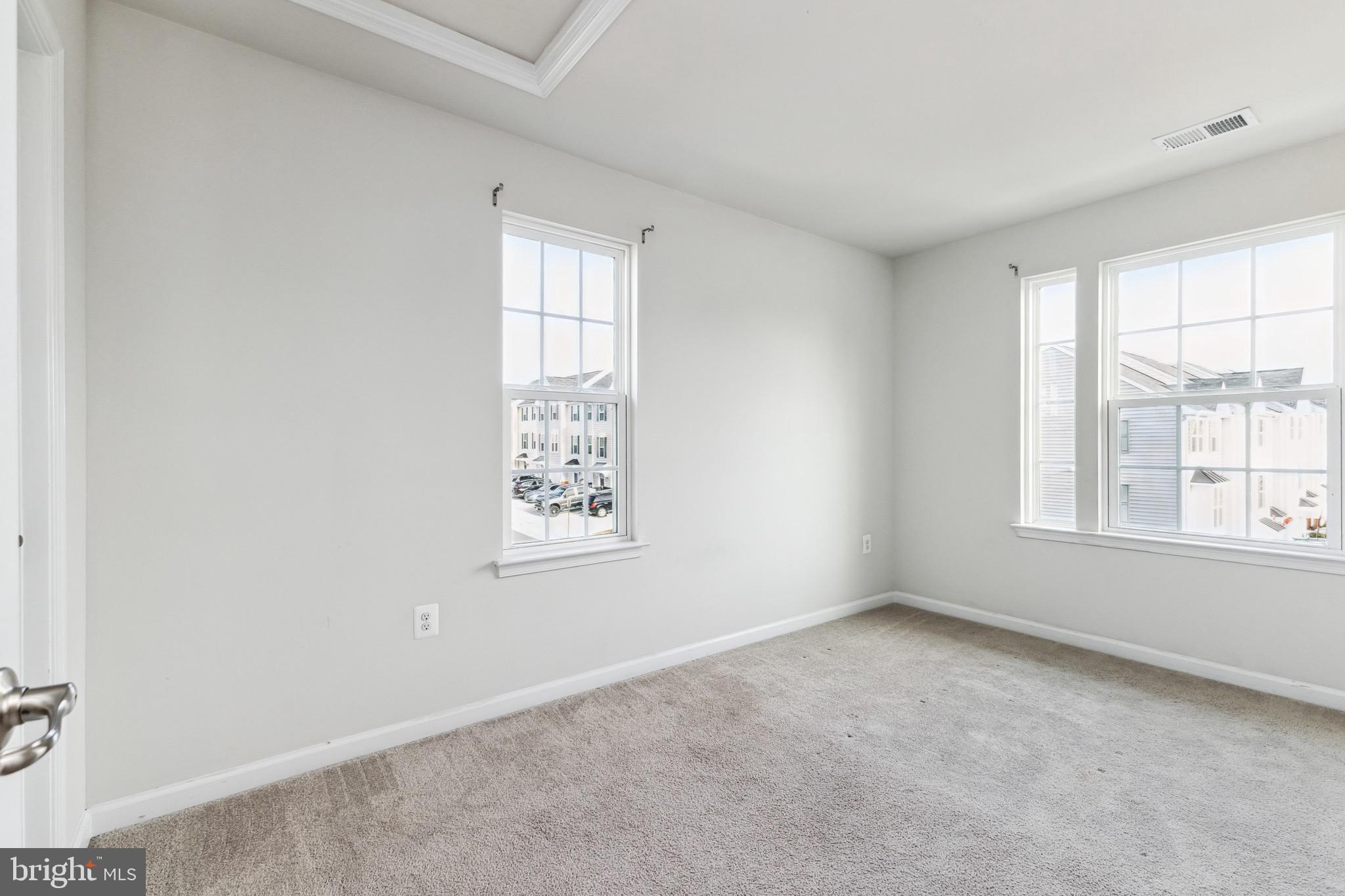 526 LANDING DR
