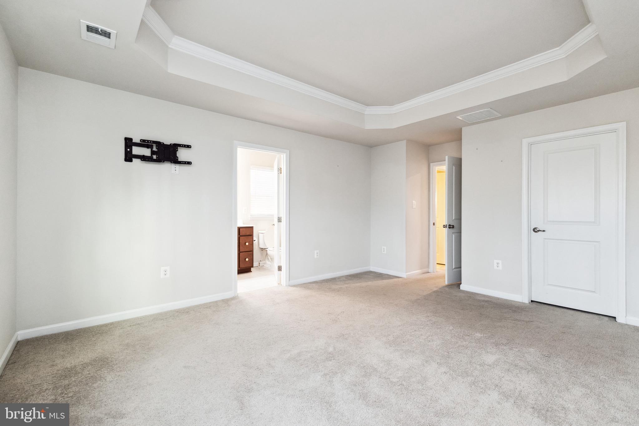 526 LANDING DR