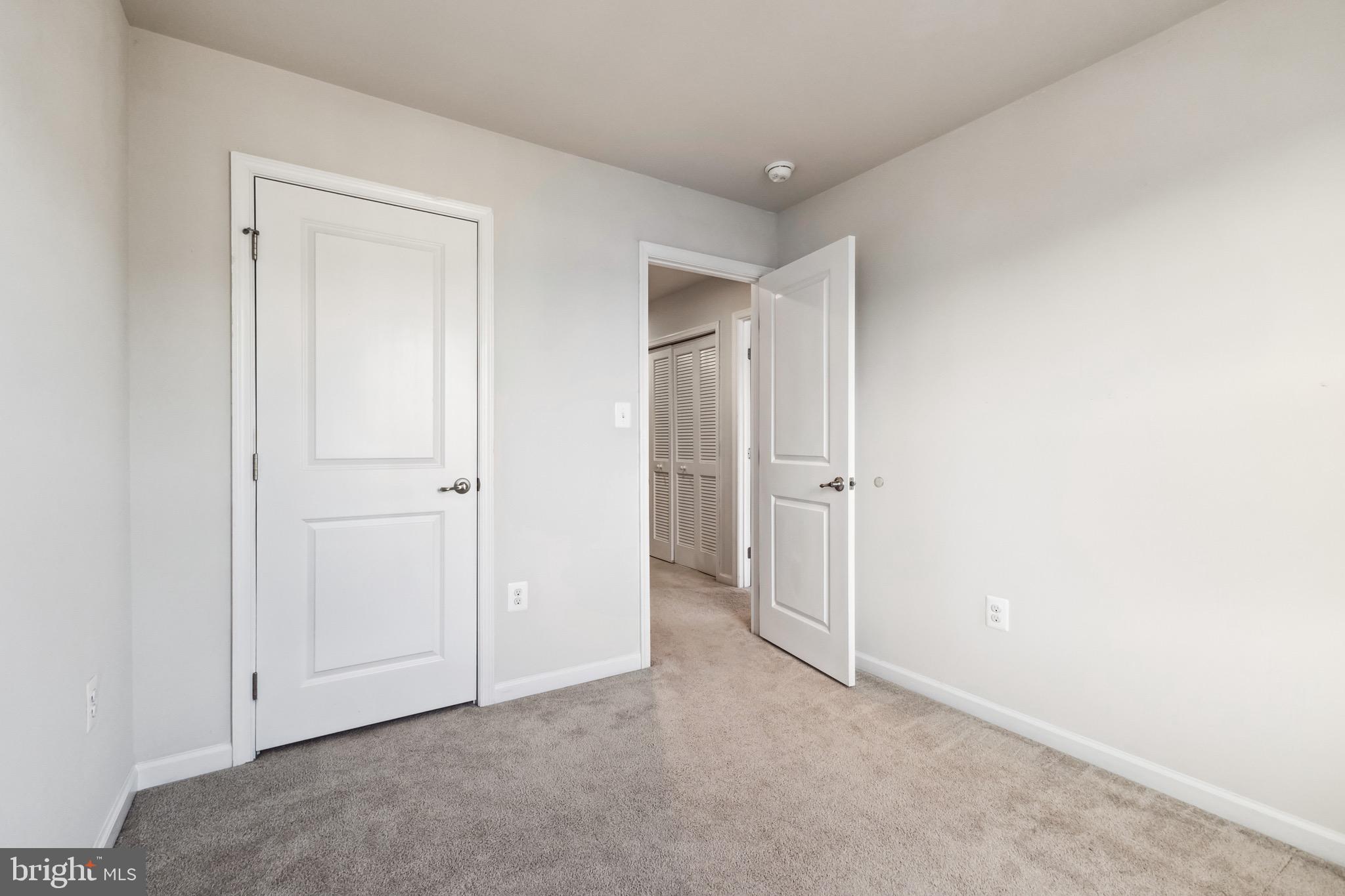 526 LANDING DR