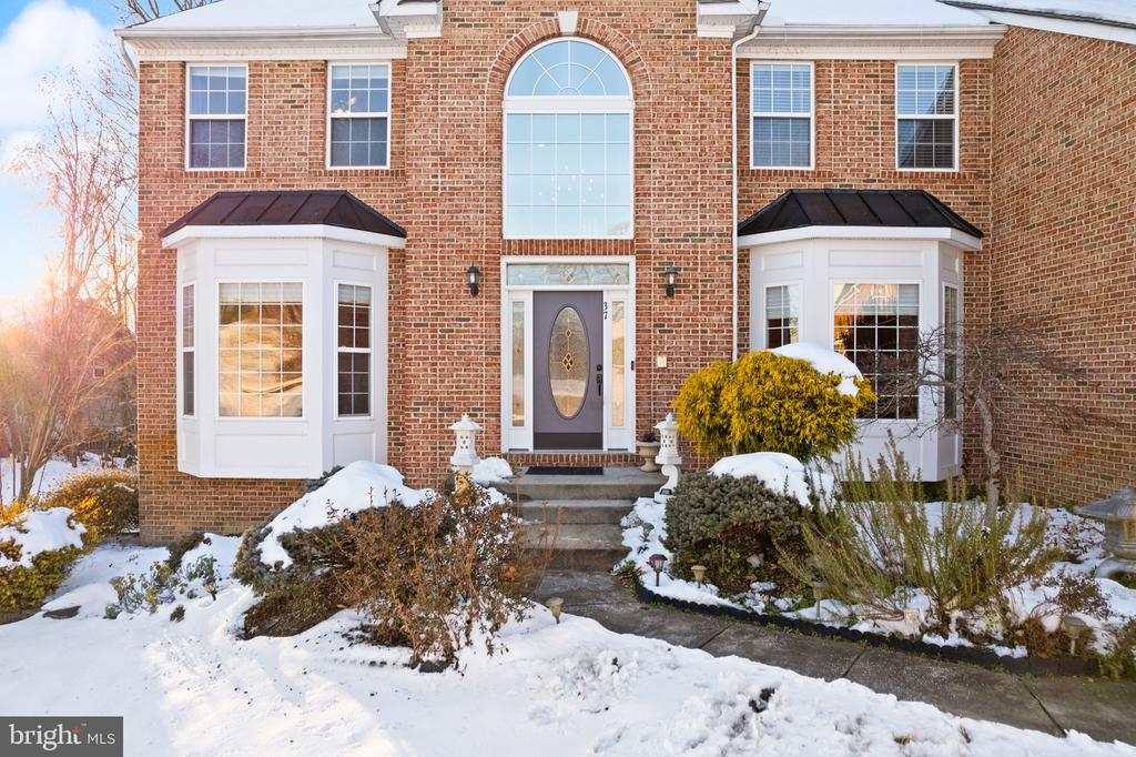 37 Sentinel Ridge Ln