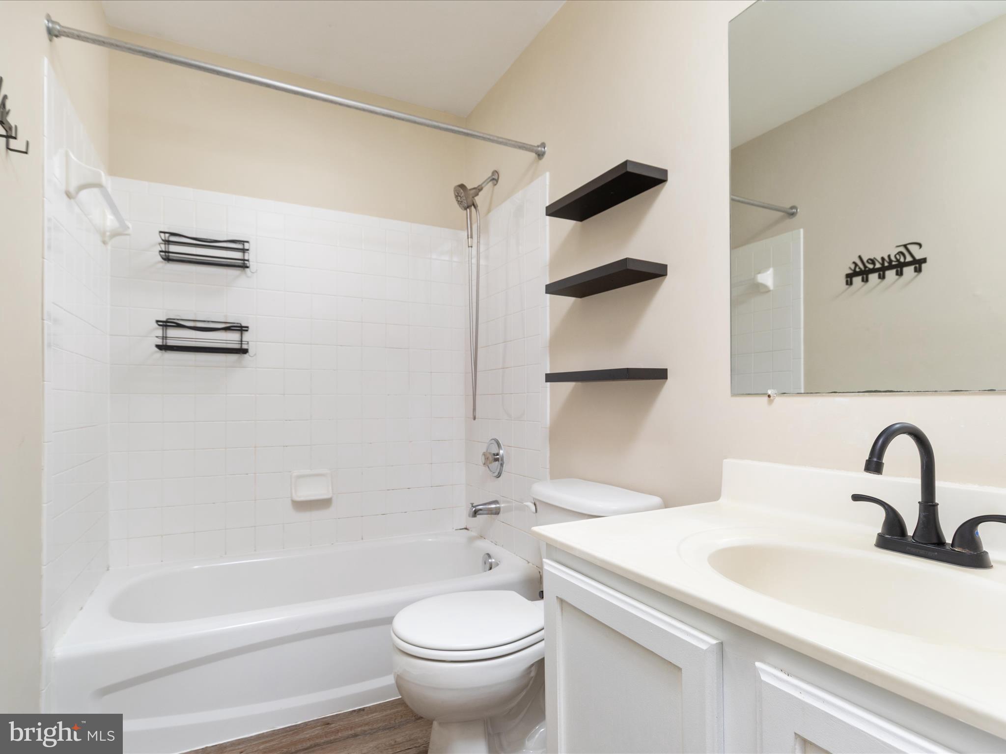 4 Willow Glen Ct
