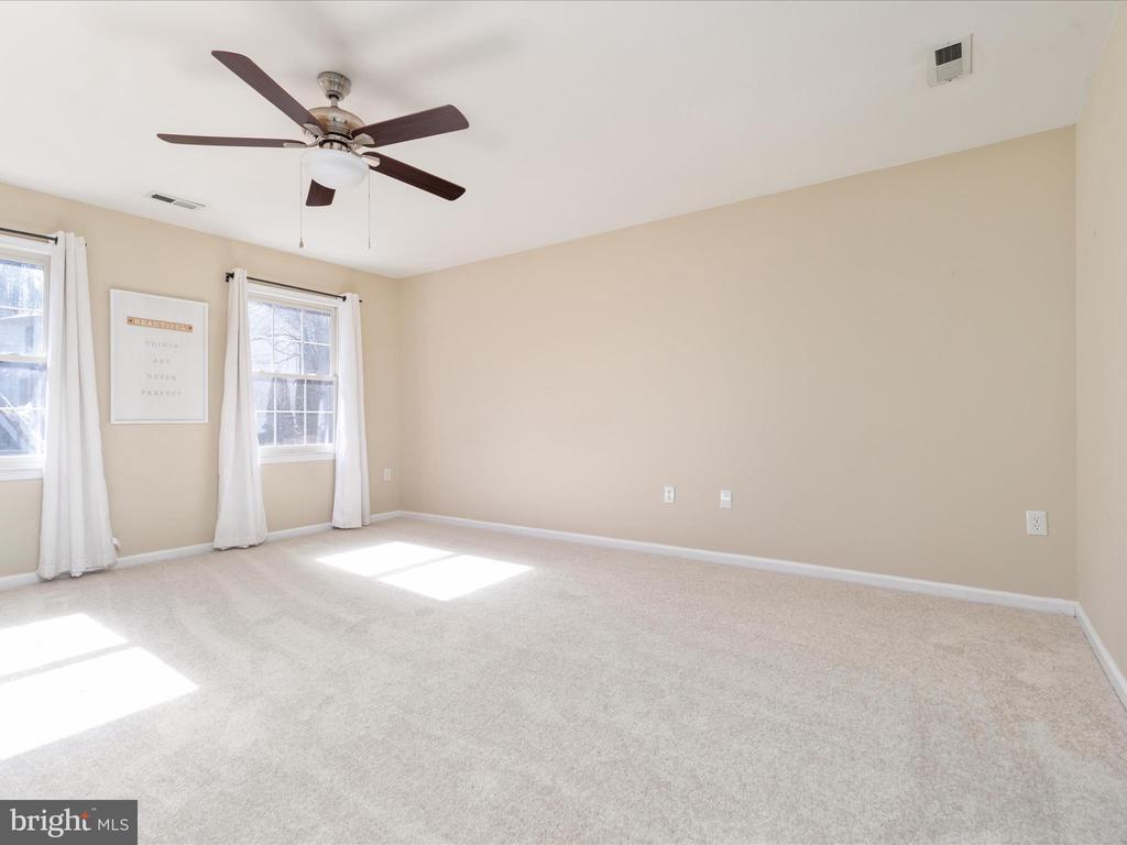 4 Willow Glen Ct