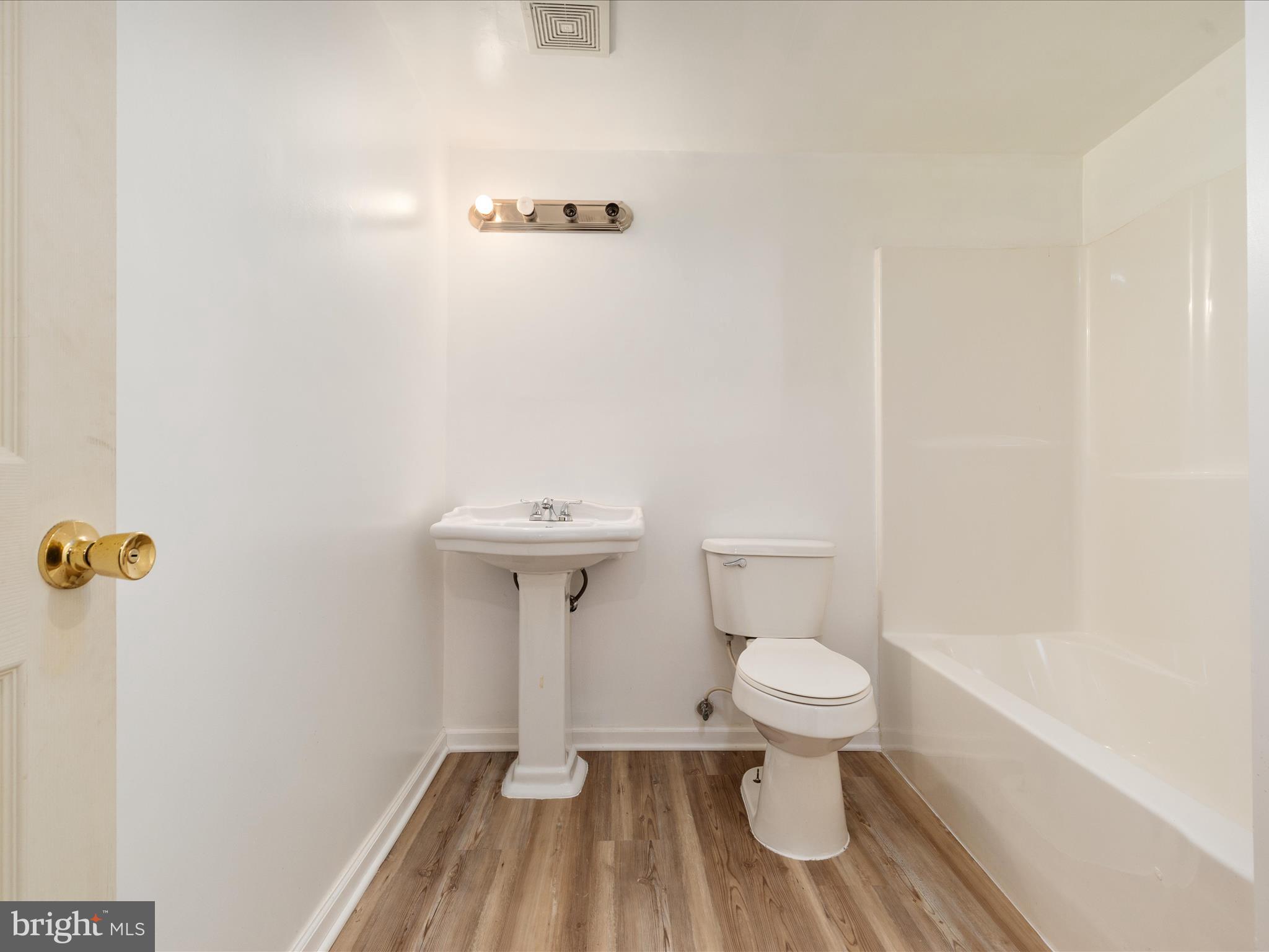 4 Willow Glen Ct