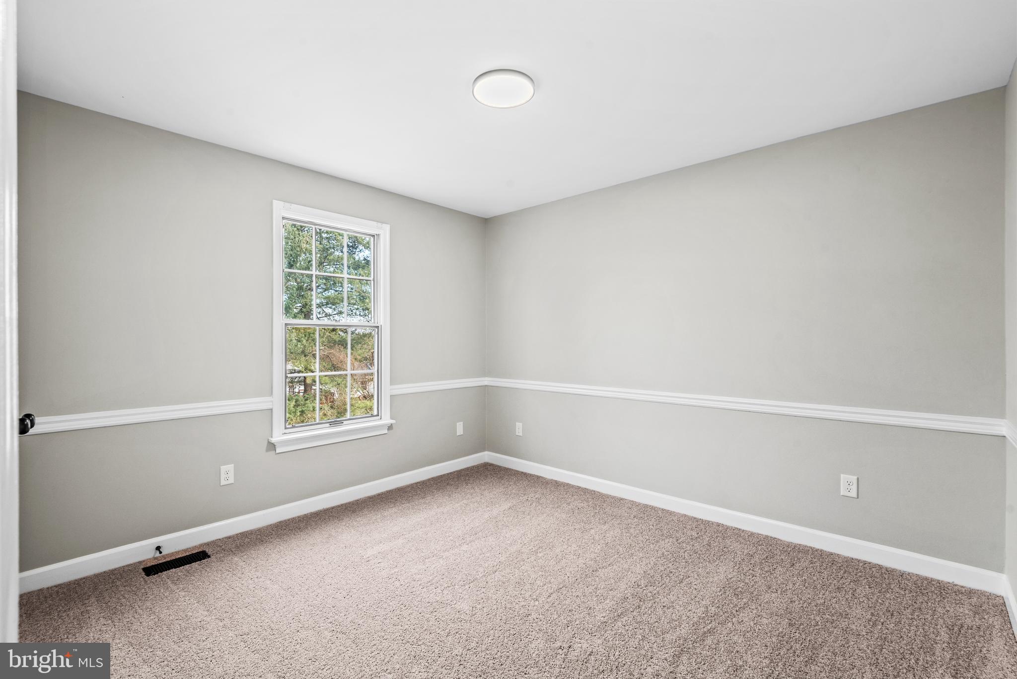 4 Dawson Dr