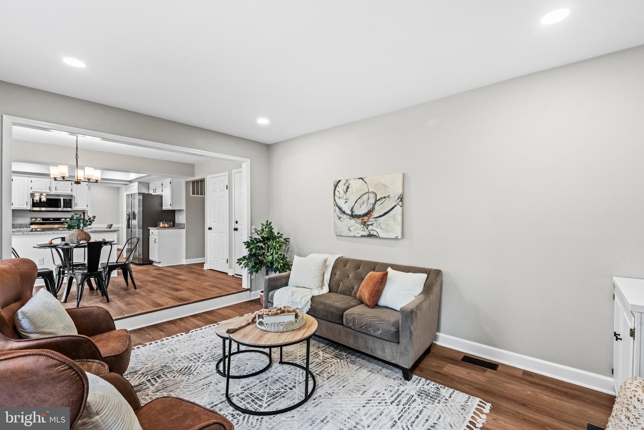 4 Dawson Dr