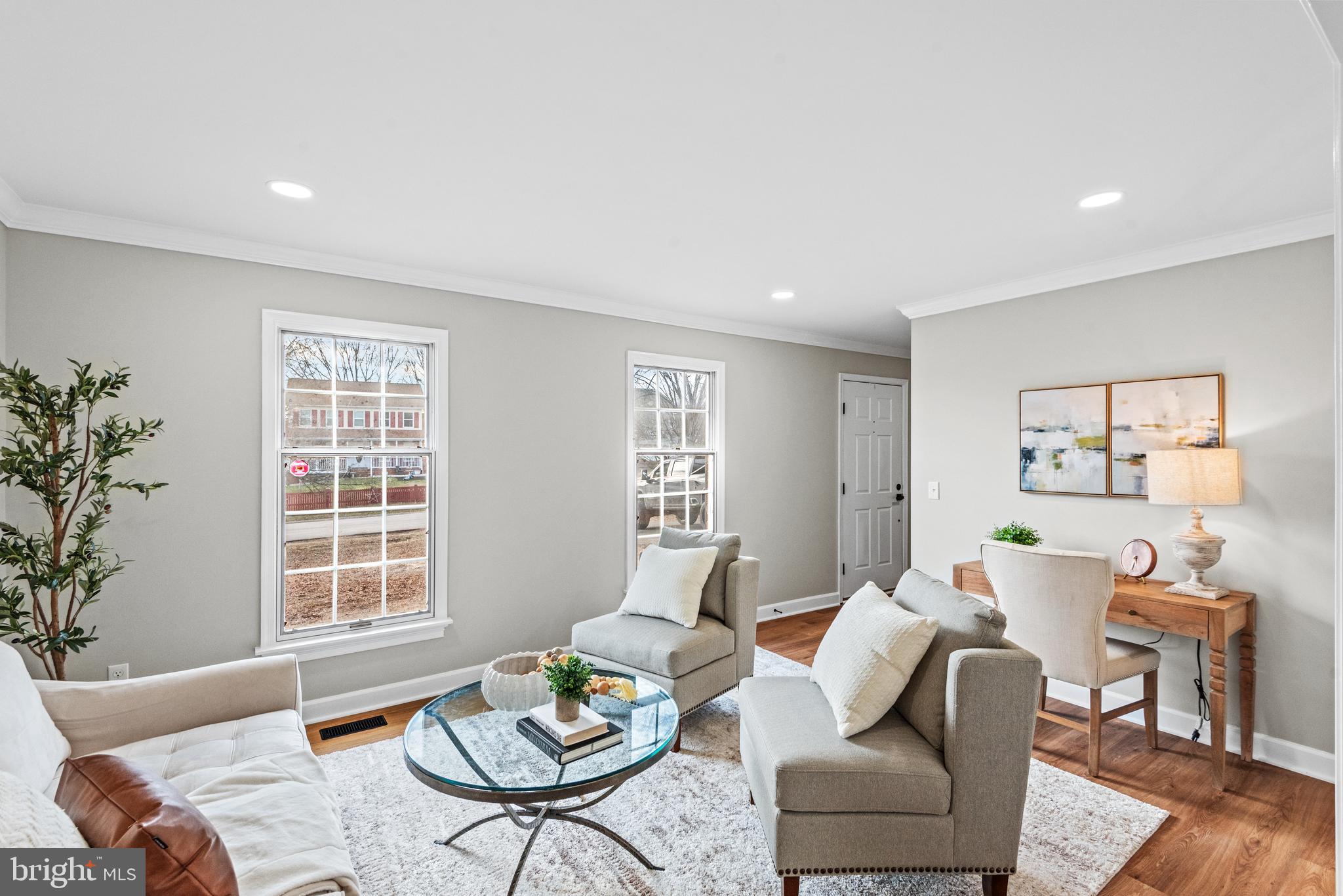 4 Dawson Dr