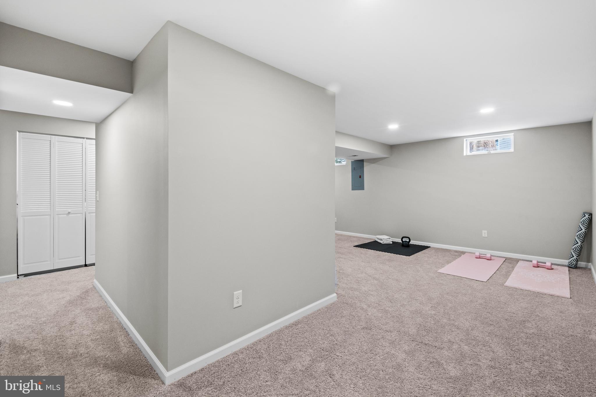 4 Dawson Dr