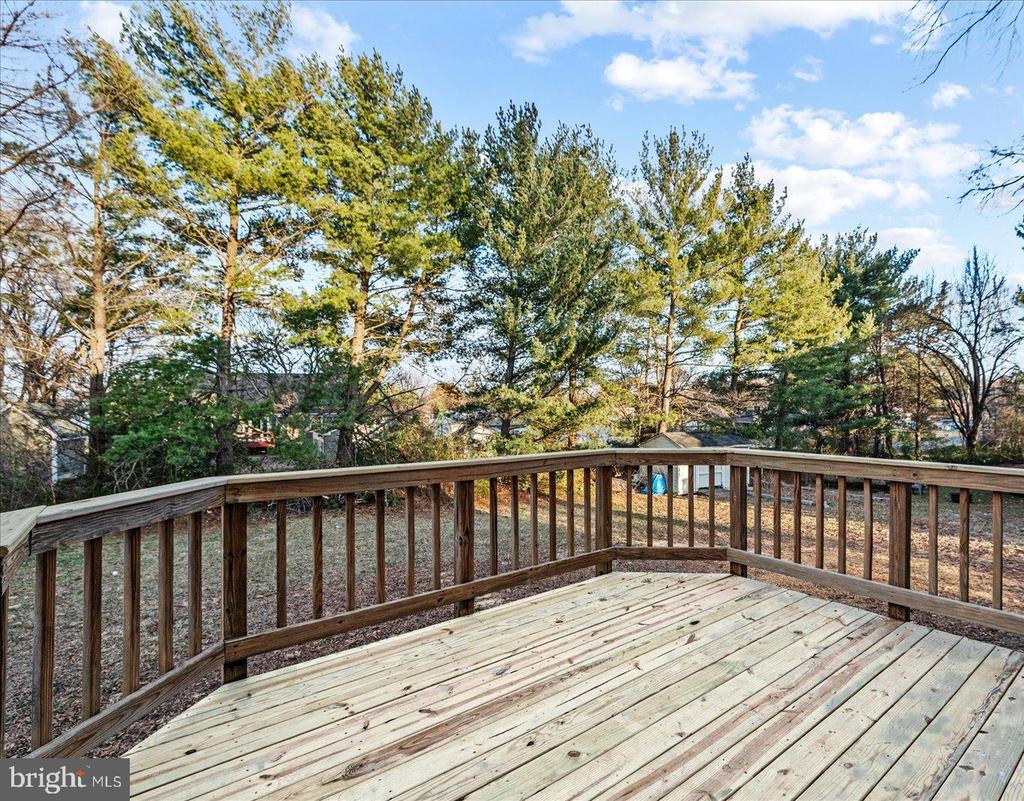 4 Dawson Dr