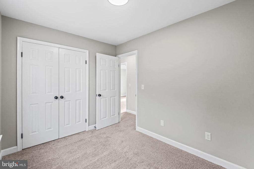 4 Dawson Dr