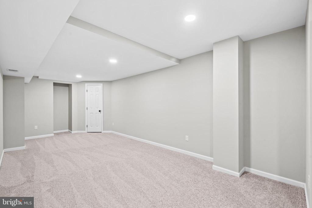4 Dawson Dr