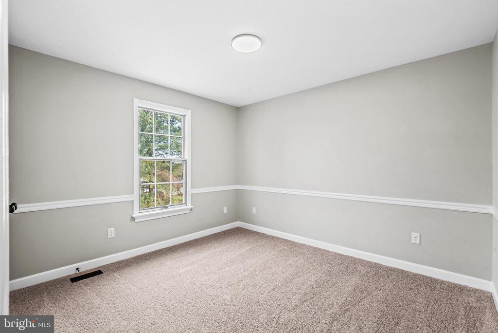 4 Dawson Dr