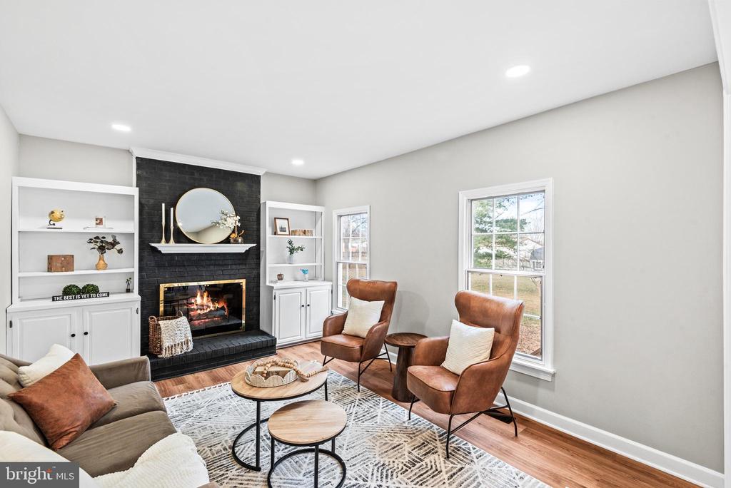 4 Dawson Dr