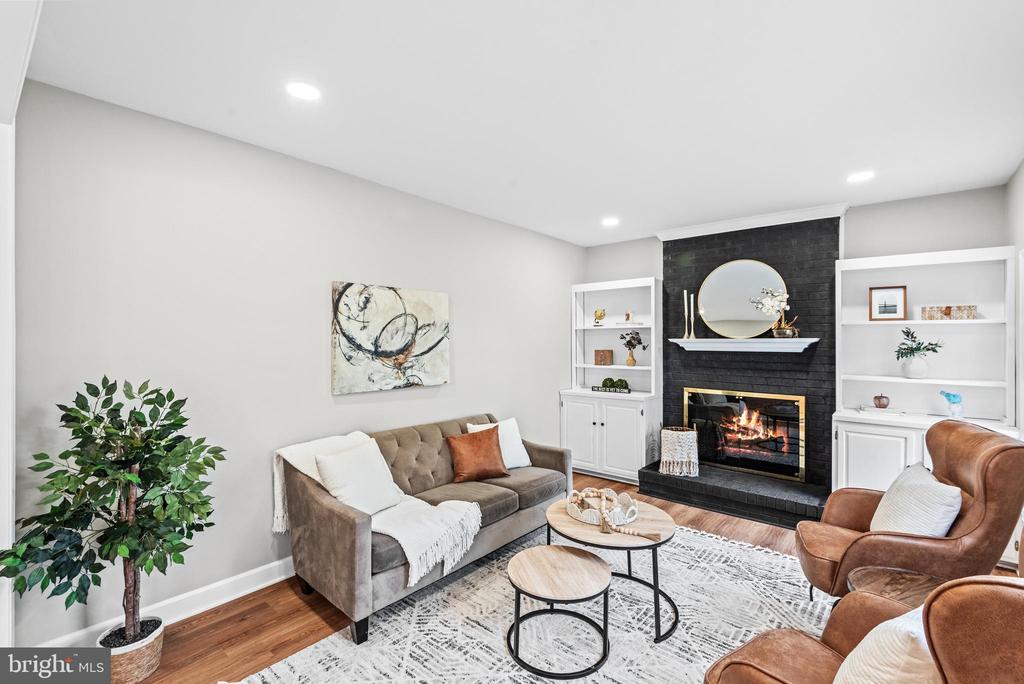 4 Dawson Dr