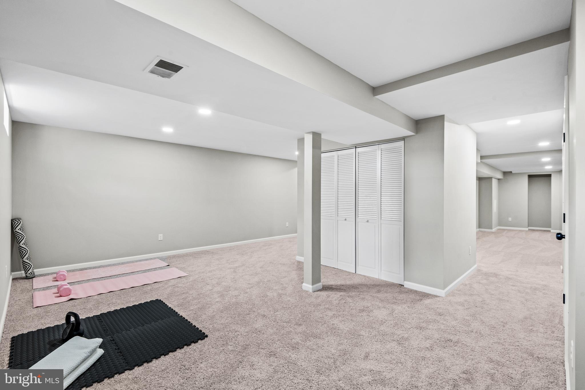 4 Dawson Dr