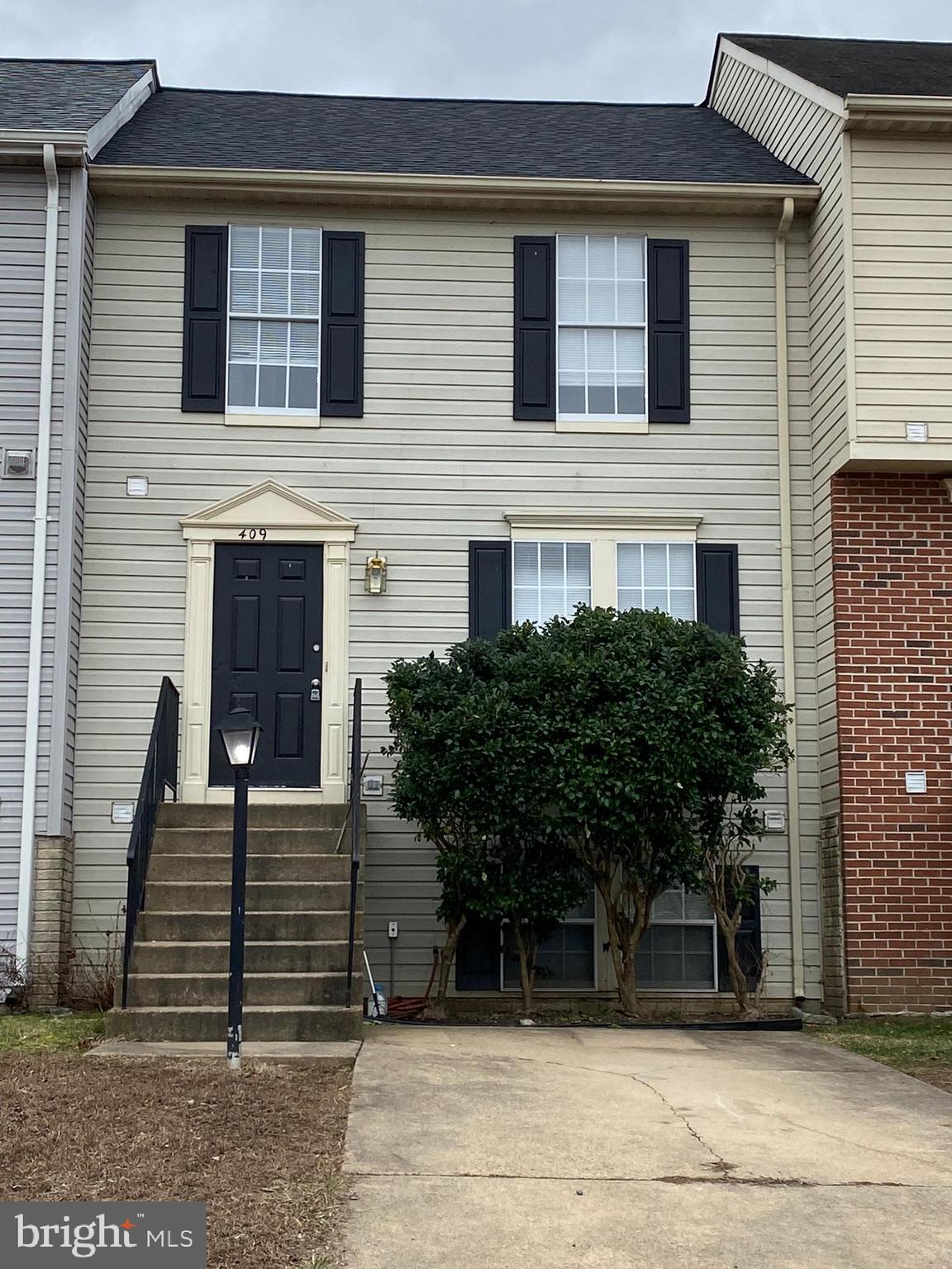 409 SEDGWICK CT
