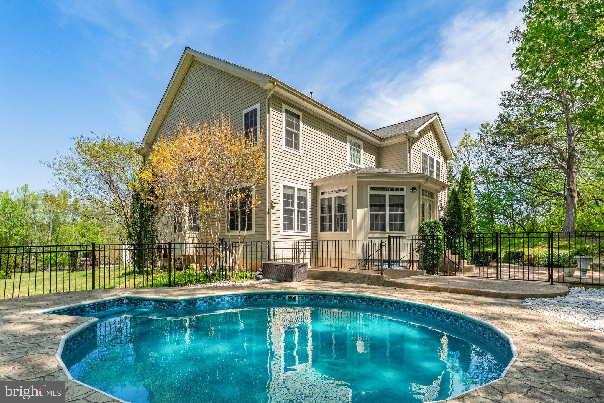 25 Gibson Dr