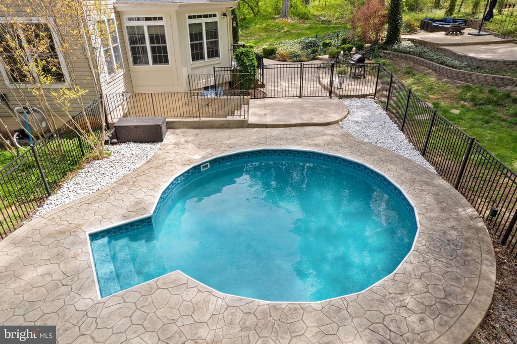 25 Gibson Dr