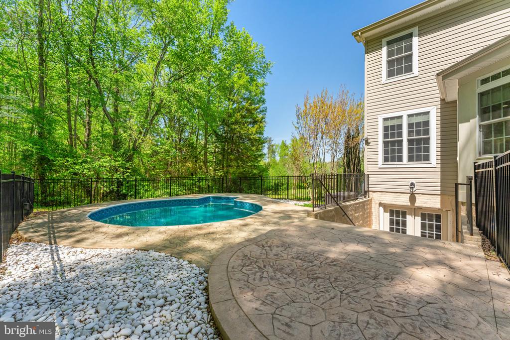 25 Gibson Dr
