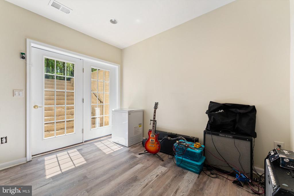 25 Gibson Dr