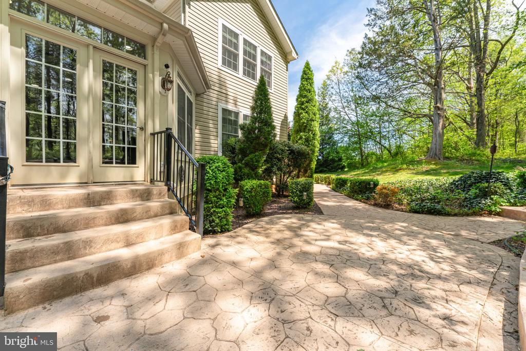 25 Gibson Dr