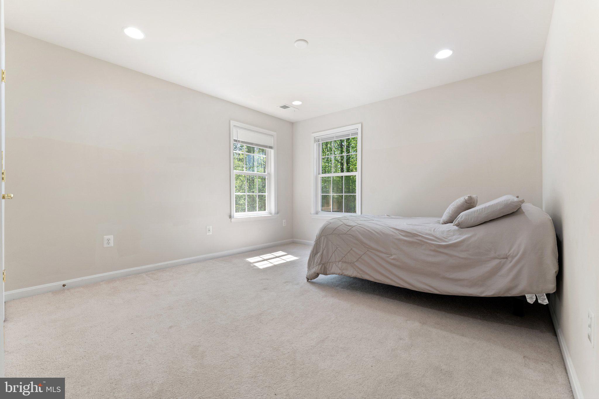 25 Gibson Dr