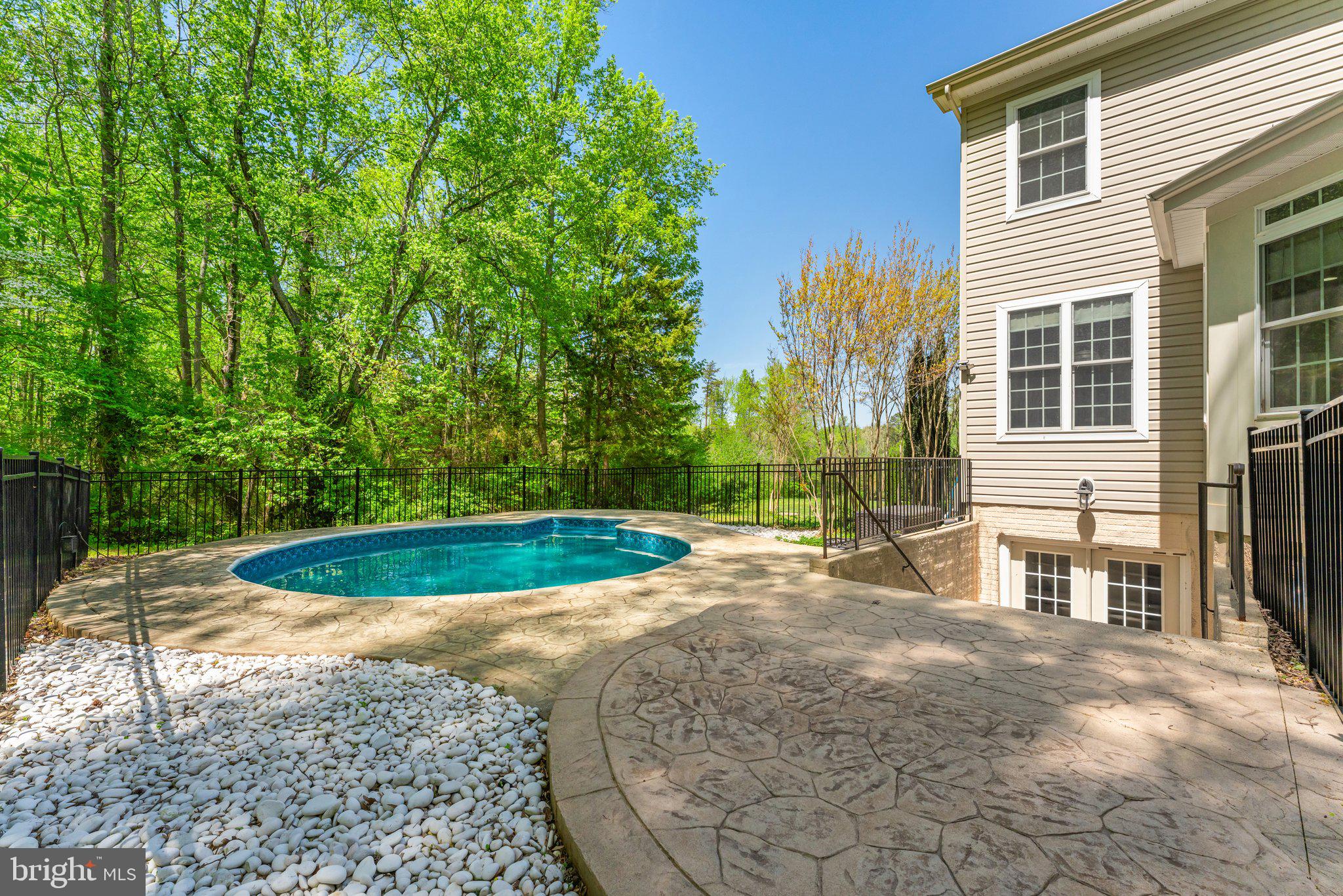 25 Gibson Dr