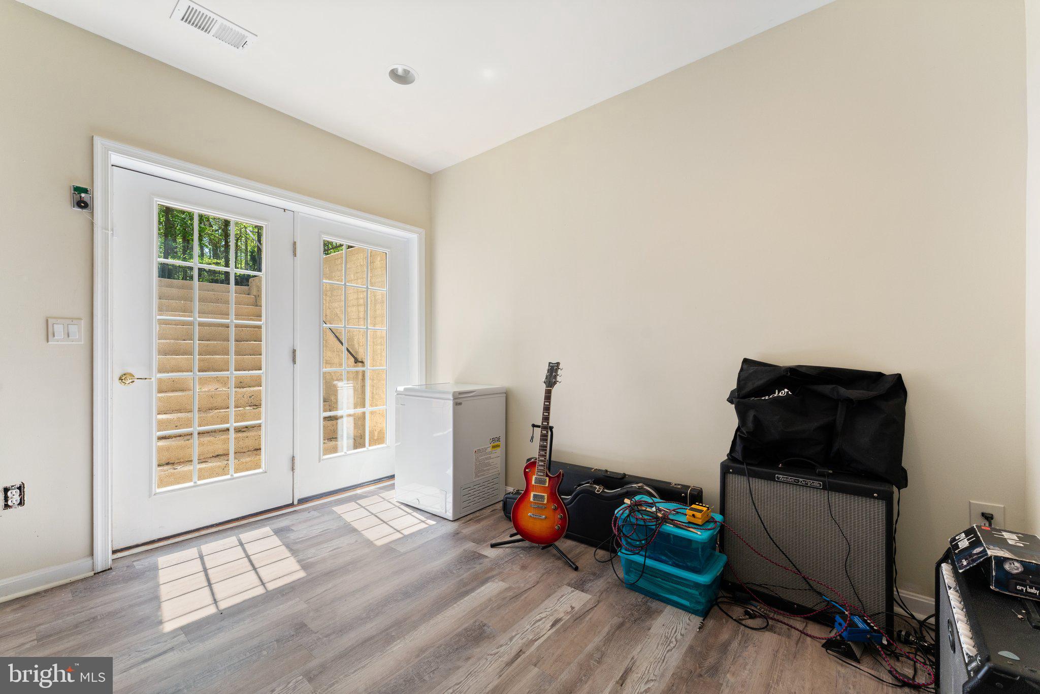 25 Gibson Dr