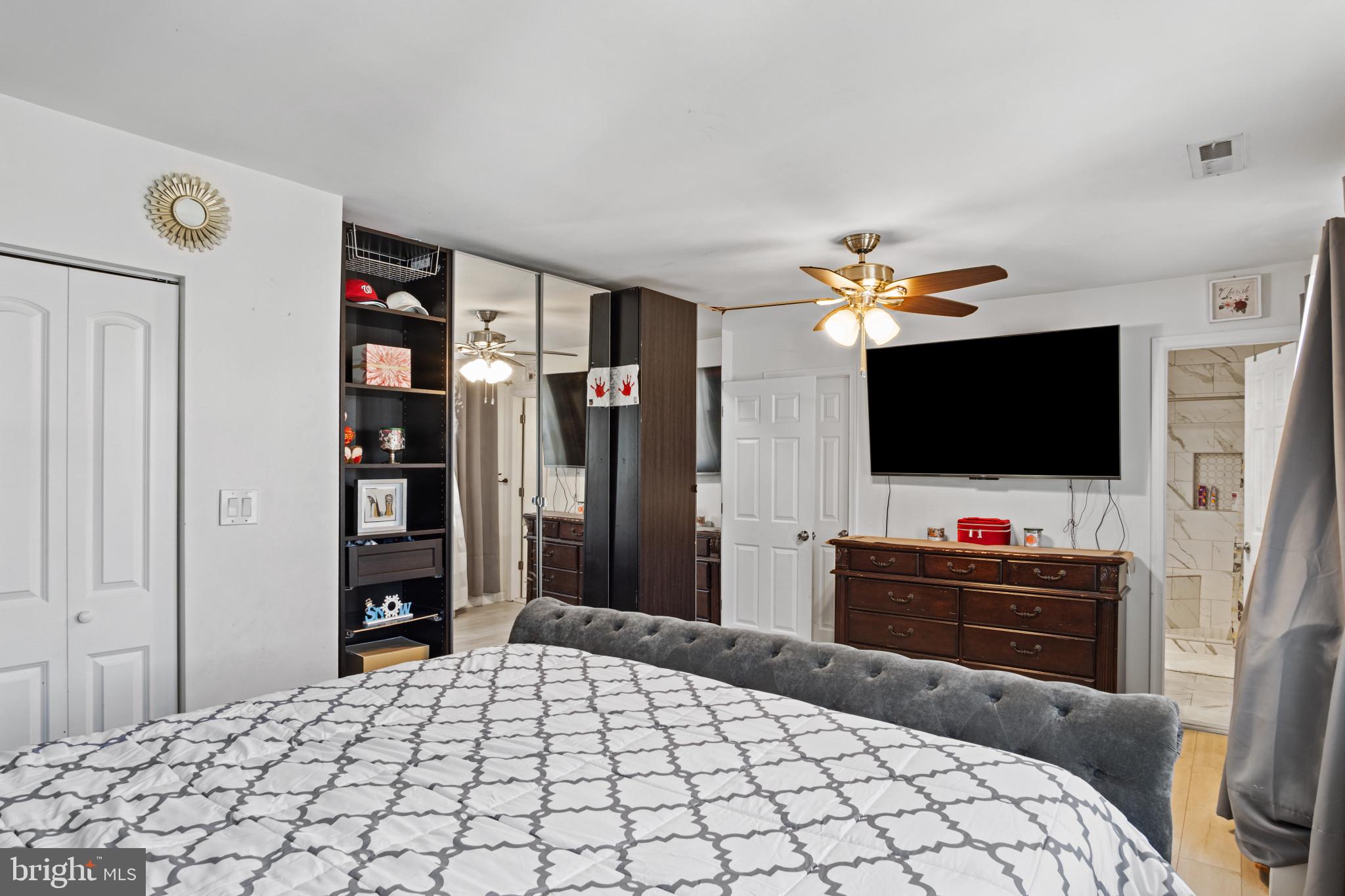 212 Pepper Tree Ln