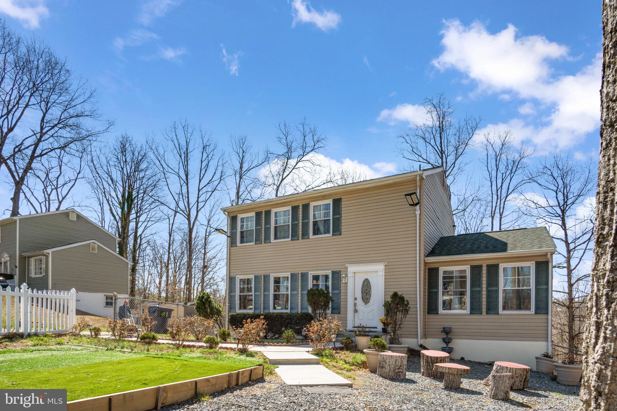 212 Pepper Tree Ln